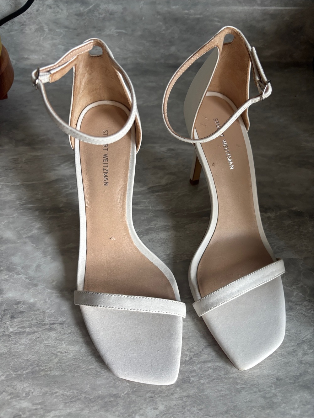 Stuart Weitzman Amelia 95 leather sandals. Size 8.5 in white